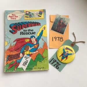 Vintage Superman collection Pin back button badge, Movie card 1978, Paint book
